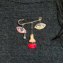 Load image into Gallery viewer, Silly Me Brooch - Haricort Vert